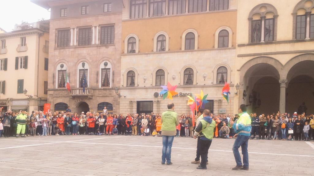 VolontariatOggi's tweet photo. L'arrivo della #staffetta della #solidarietà #FdV2015 http://t.co/0eDfVxcr1G
