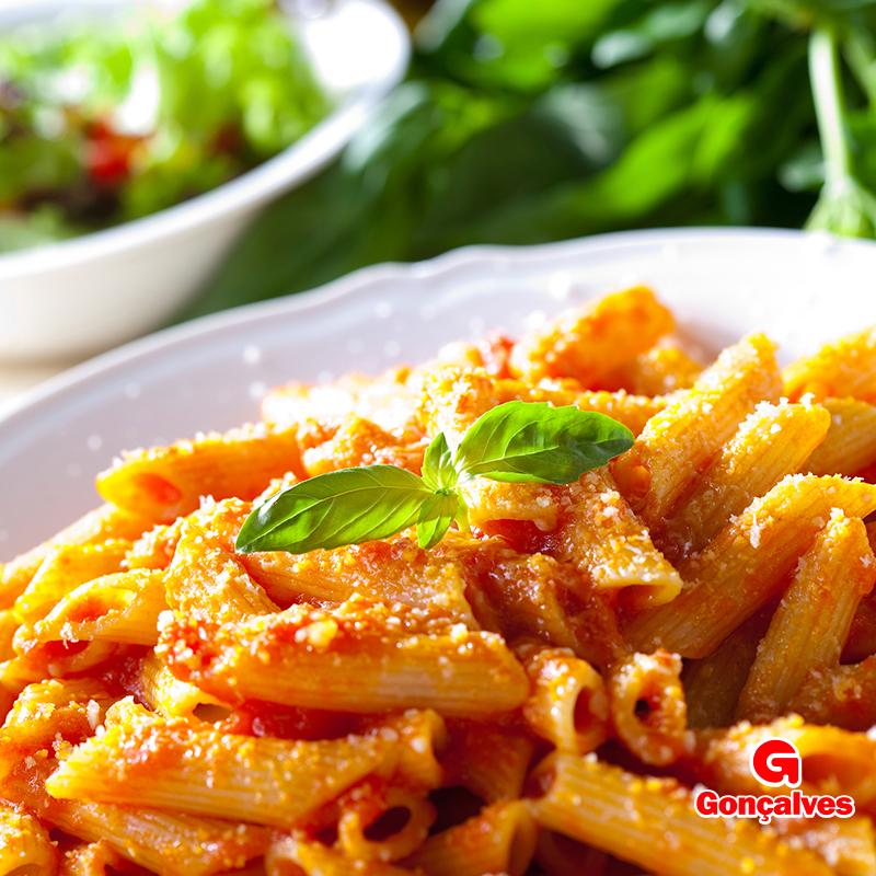 Se tem gosto de família unida, o tempero está na medida certa. Macarronada de domingo é uma delícia! 🍝💘