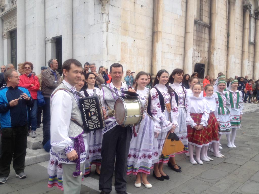VolontariatOggi's tweet photo. La #solidarietà non ha confini con il gruppo folkloristico della #Bielorussia #FdV2015 http://t.co/W74lvcp7id