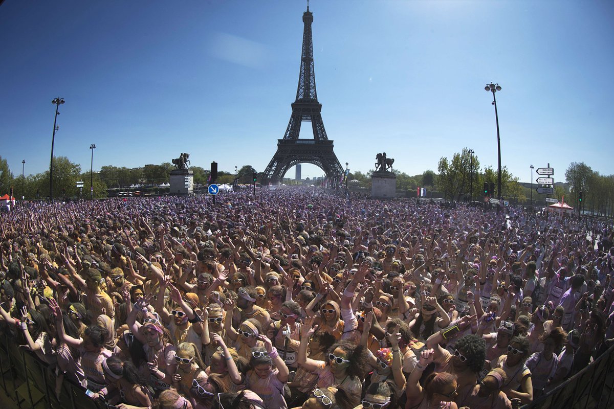 Jlechevestrier's tweet image. #ColorRunParis photos AFP