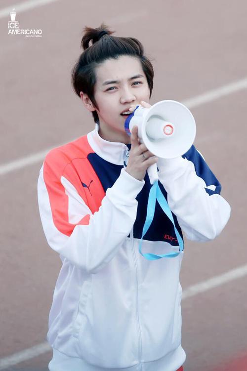 Happy Birthday to my ultimate bias LU HAN!! I never regret to be fans of yours ^0^ 