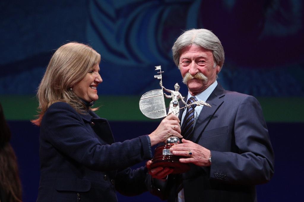 Ayto_Sevilla's tweet photo. Antonio 'El Bigotes' @boxeobigotes recoge el Premio Plaza de España por trabajar los valores del deporte http://t.co/IOmd9R8H1J