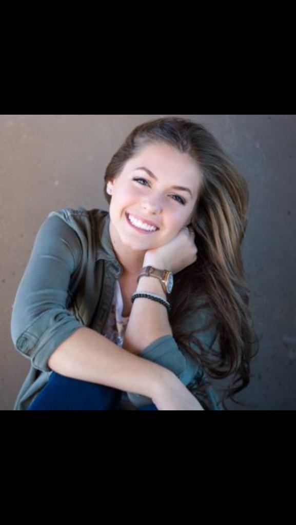 BashaMost's tweet photo. This girl is drop dead gorgeous 😍❤️@maddie_jean22 http://t.co/1ukJ36tisR
