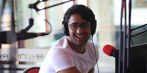 KapanLagicom's tweet photo. Media India Pun Heboh Dengan Kabar Hubungan Shaheer dan Ayu http://t.co/ygTxJ3vzFK http://t.co/ZBVde5UOY7