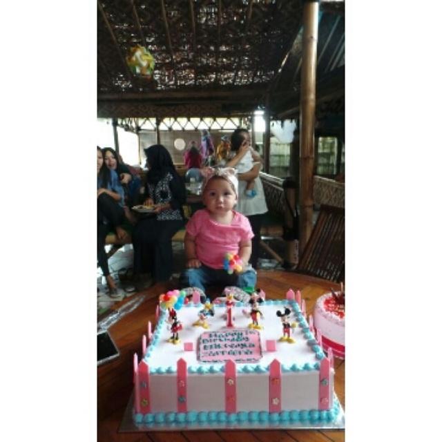 lithuaniea's tweet photo. 01-03-2015 b'day princess mamih :* http://t.co/p1ZkcaG9nv
