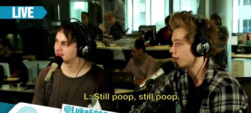 5SOSAsParksNRec's tweet photo. http://t.co/Z9hNIiCsEF