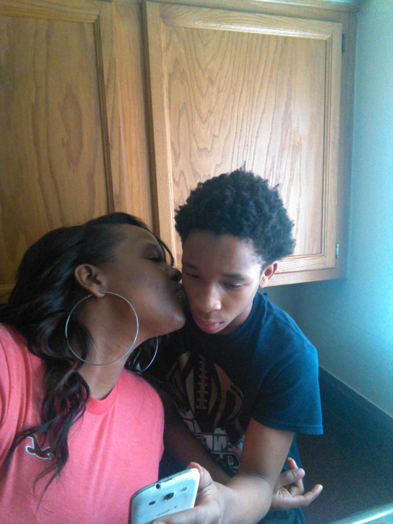yagurl_PI's tweet photo. Happy Birthday to my first born!! 🎆🎂🎁🎊🎉🎇😍😘 #JaCorey #14 #myNiggaGrowninUp http://t.co/Gb1LtEWTQa