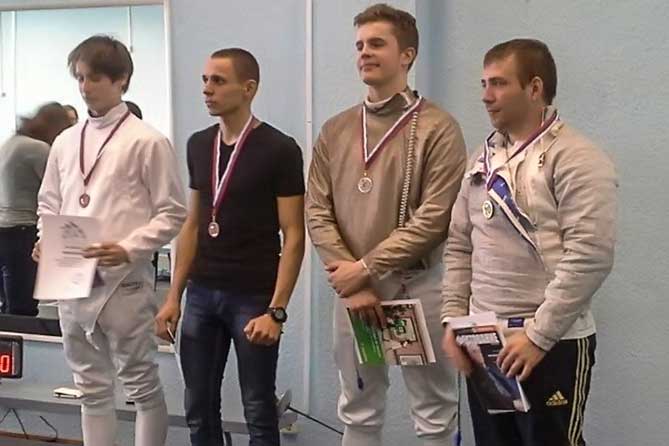 tlt_news's tweet photo. Чемпионат Самарской области по фехтованию http://t.co/m3ZEZCUq48 #тольятти #самара #спорт #фехтование #чемпионат #тлт http://t.co/1YRrTKng6E