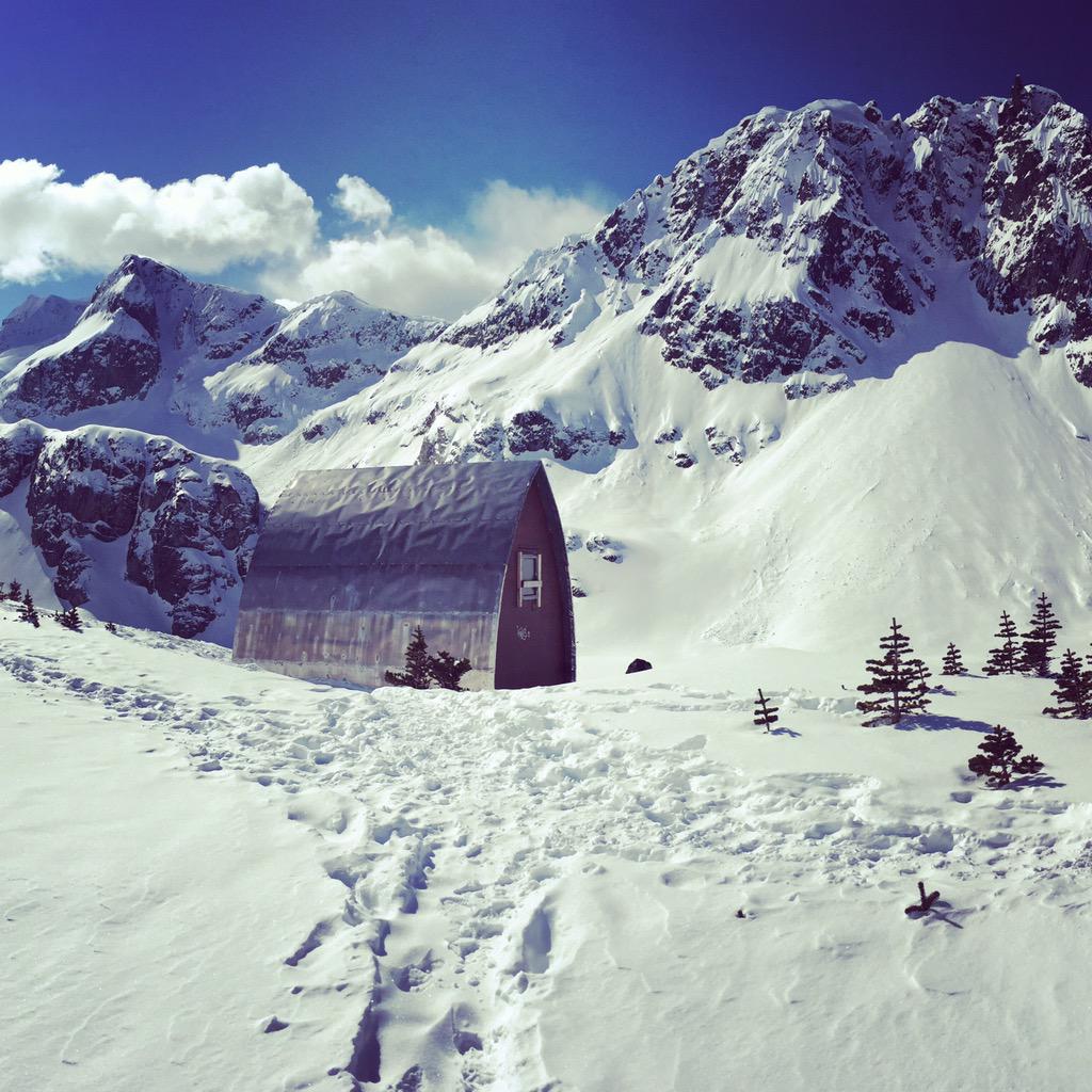 wmainguy's tweet photo. 1,200 Metre summit and our reward is getting this hut all to ourselves http://t.co/lJExlejnPS