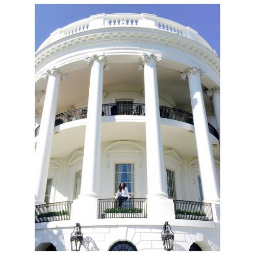 normanigosoIo's tweet photo. Soon.. 👋👋 #GoodbyeMichelle #AmericasNewFirstLady by normanikordei http://t.co/kH8agFXLpa