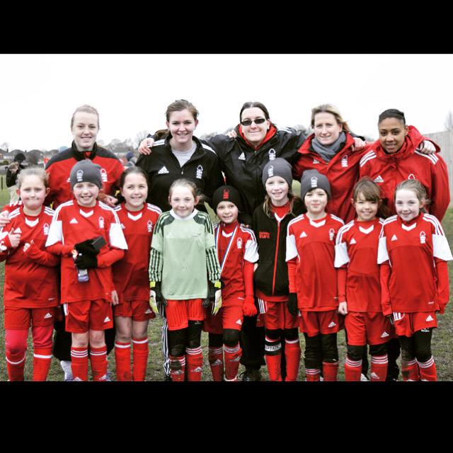 NFFCWomen's tweet photo. Cracking photo with the U10's with senior players @samanthaaburton @_kayla15 @AndiBell7 @MeadeNatasha #nflfc #nffc http://t.co/Q2RAwd9plx
