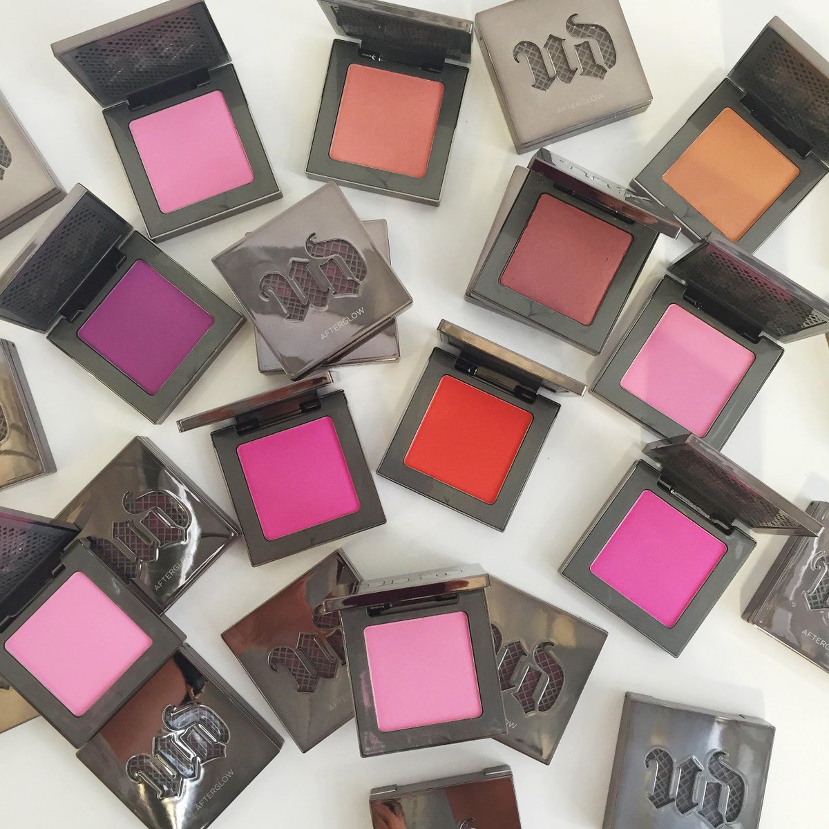 UrbanDecay's tweet photo. We can't wait to hear what you guys think about our brand new Afterglow 8-Hour Powder Blush... #urbandecaycosmetics http://t.co/NPNu1scxt4