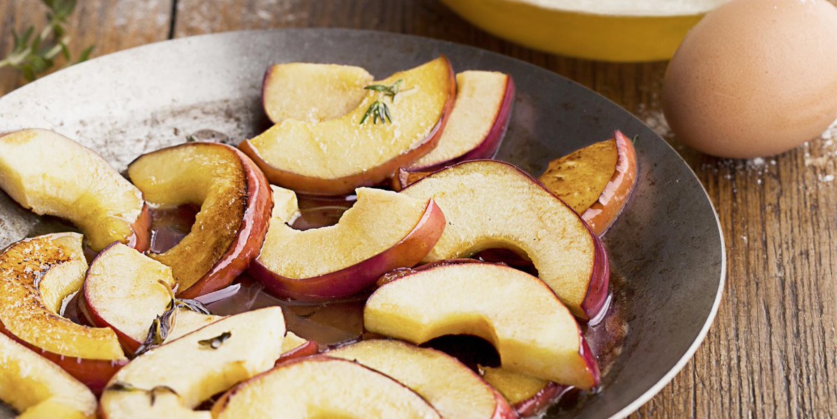 Lurpak's tweet photo. Eggs don’t have to just go with something savoury. Sweeten it up & pair with apple in an omelette. #EveryDayGoodFood http://t.co/EBcuWJmreG