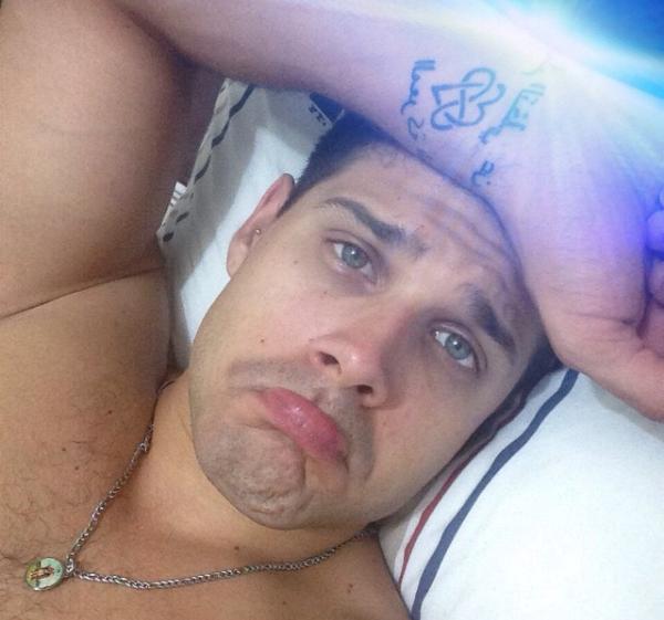 iMelofaans's tweet photo. Nuestro Fachita♥ triste porque sus maestros de baile, lo abandonan.
RT Si estás dispuest@ a bailar con él. http://t.co/uxfBpIWa4r