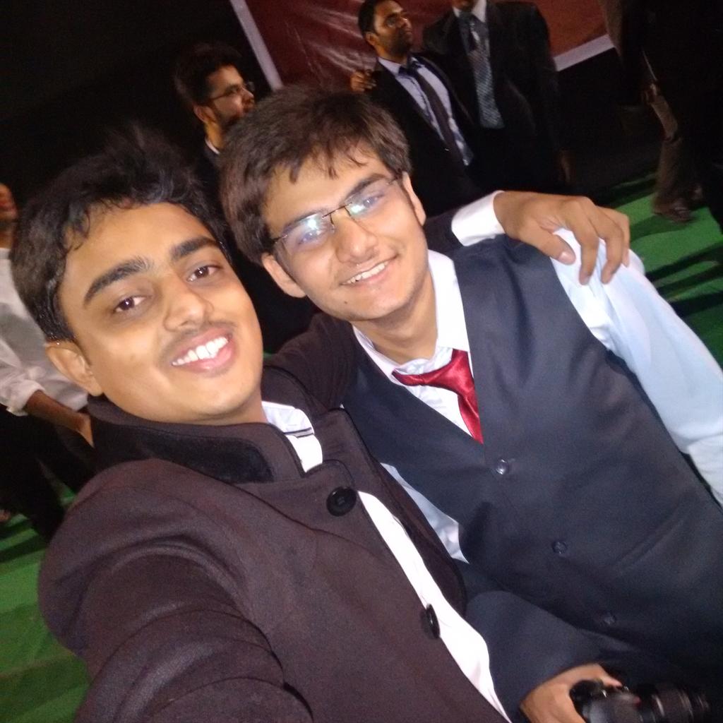 _mach18's tweet photo. with @hiianubhav @theratdr @kshitijkansal @BatlaDanny @anku94 at farewell http://t.co/unm7Ckzekm