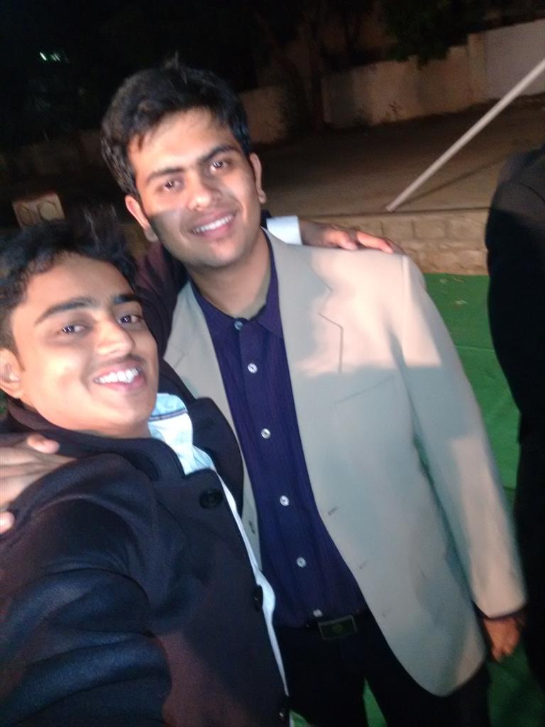 _mach18's tweet photo. with @hiianubhav @theratdr @kshitijkansal @BatlaDanny @anku94 at farewell http://t.co/unm7Ckzekm