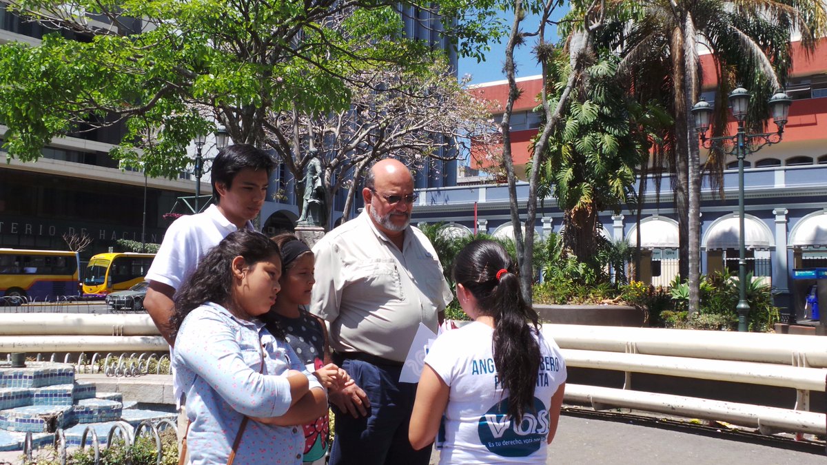 PartidoVOS's tweet photo. En #VOS escuchamos a la gente y trabajamos para dar solución a las problemáticas que afectan al país. #votáporvos http://t.co/CbaJ2Sjc0p