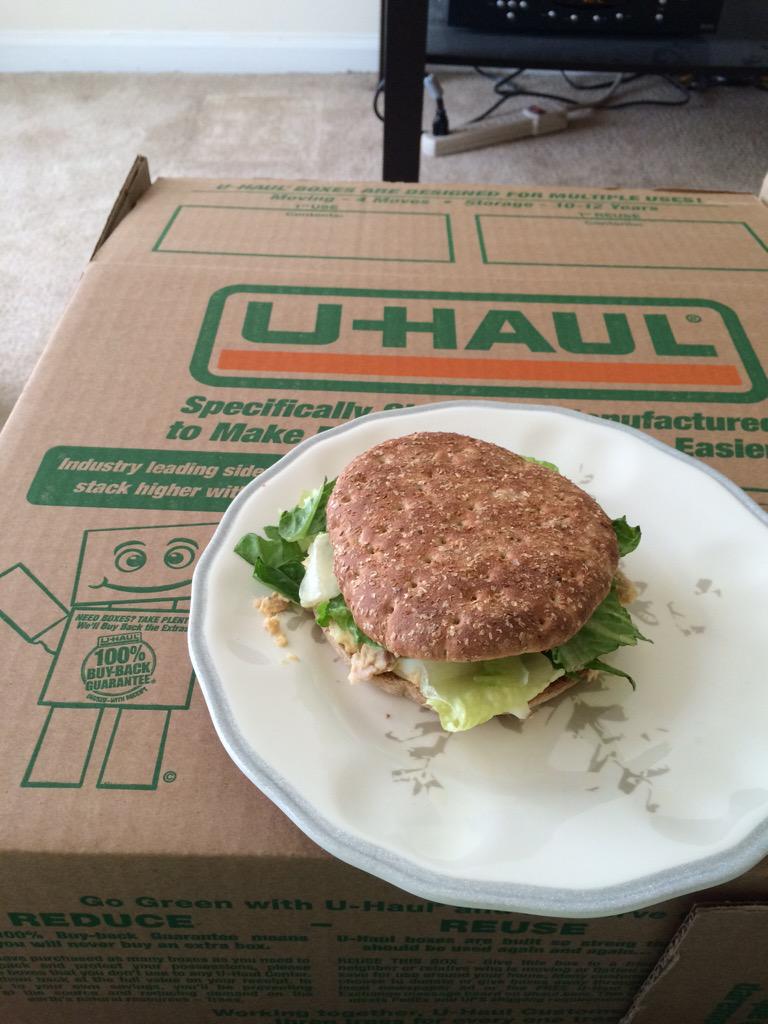 legoods4's tweet photo. Gotta do what you gotta do #boxtable #movingweek http://t.co/Px8BLlqq71