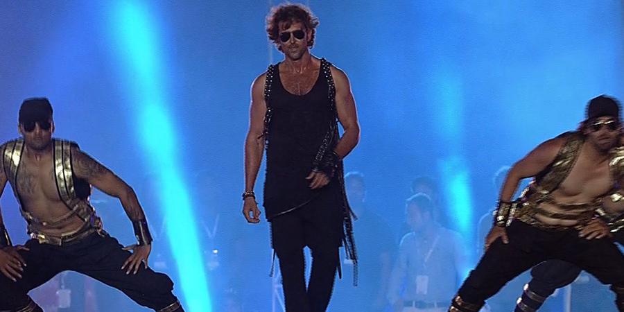 IPLnCricket's tweet image. Our show-stopper of the night caps off the #PepsiIPL #OpeningNite in style.  - #IPL7