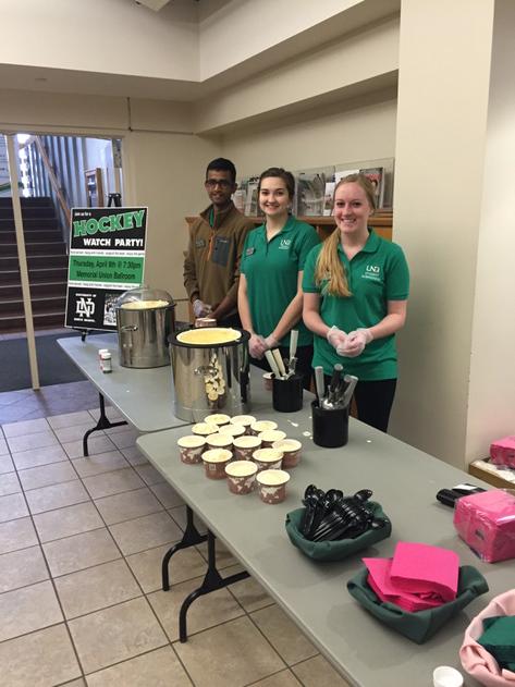UNDParents's tweet photo. Celebrating the Frozen Four in the Union today! #UNDproud 💚 @UNDmhockey http://t.co/rDr7cw5Rrv