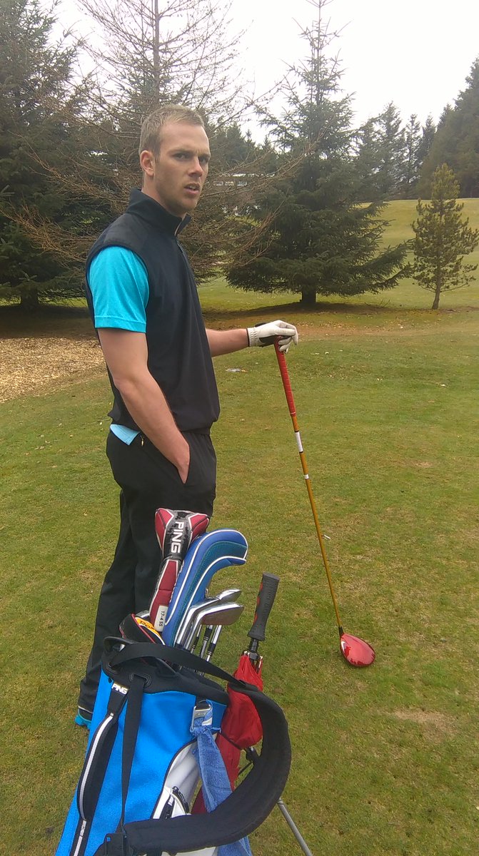 wsosharpe's tweet image. @craig_mcleish @RossMcLeish1    Come on Craig.............you can do much better!!!!....hahahahaha  #puttinglesson