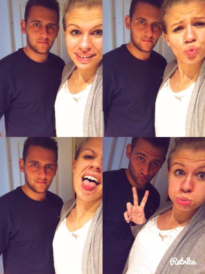 RmnCamille's tweet photo. - rigoler, jouer, ce bagarrer, crier, ce disputer, ce regarder, rigoler.. 🔄
C'est sa notre vie d'amoureux. 😘💖 http://t.co/Ae7alo1g5Y