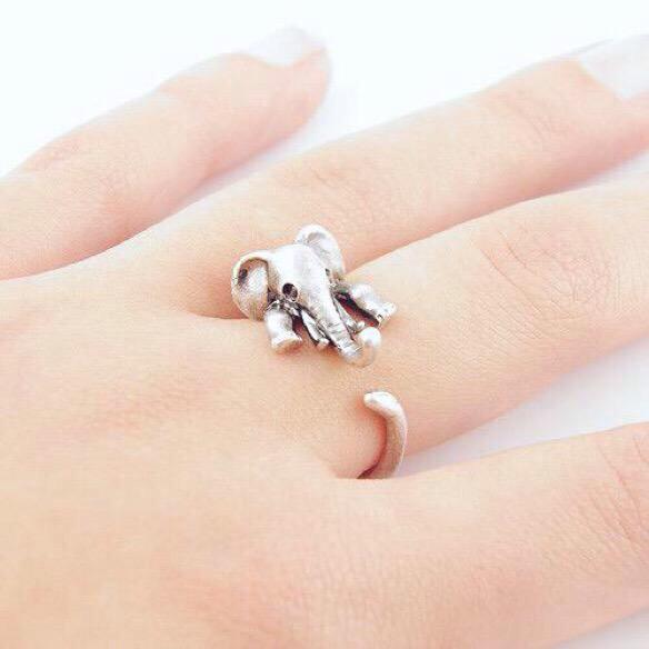 egostories's tweet photo. This elephant ring is too freaking cute ☺️🐘💕🙌 http://t.co/BFkPBmU0Sn