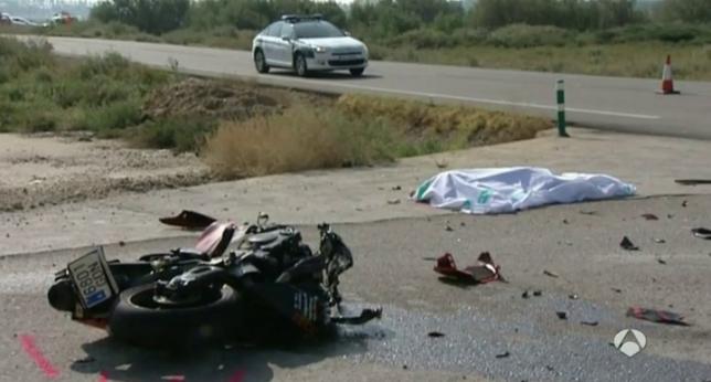A3Noticias's tweet photo. La mortalidad sobre la moto se duplicó esta Semana Santa: 12 motoristas fallecidos, según DGT▶ http://t.co/WG1inRLVo4 http://t.co/1wpCjrzo4l