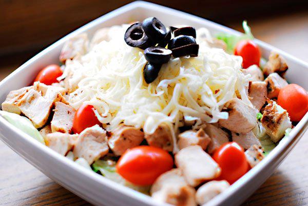 Pizzazzjcu's tweet photo. When we follow our heart, it leads us to salads...really delicious salads. http://t.co/UFUyKsw57v