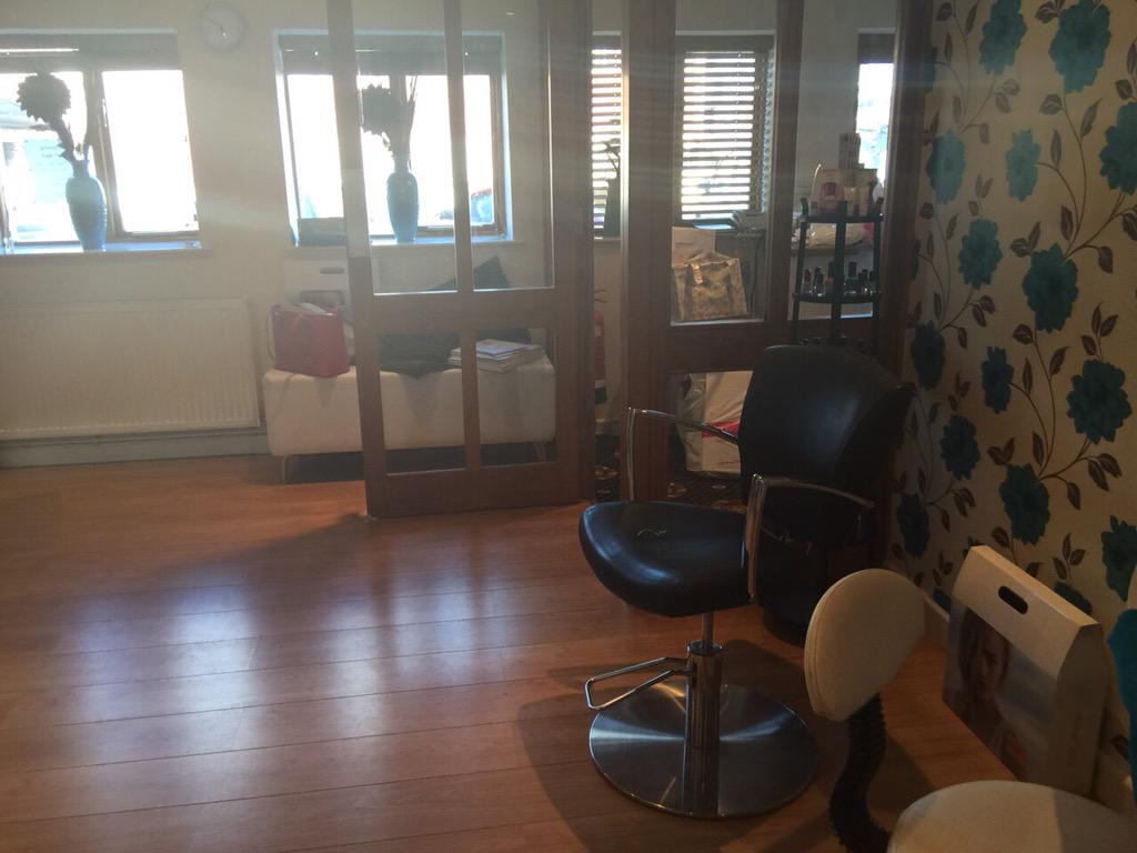 toe_top's tweet image. Newly taken over Top to toe hair and beauty aims to deliver its services to the best standard!! @MidDevonGazette