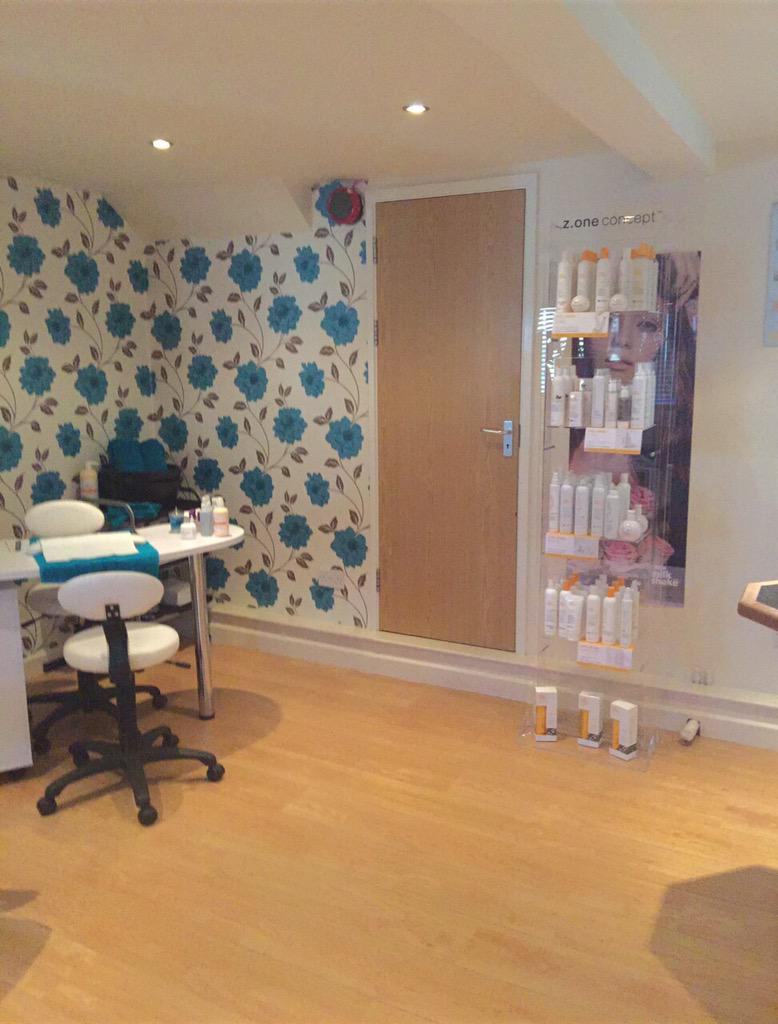 toe_top's tweet image. Newly taken over Top to toe hair and beauty aims to deliver its services to the best standard!! @MidDevonGazette