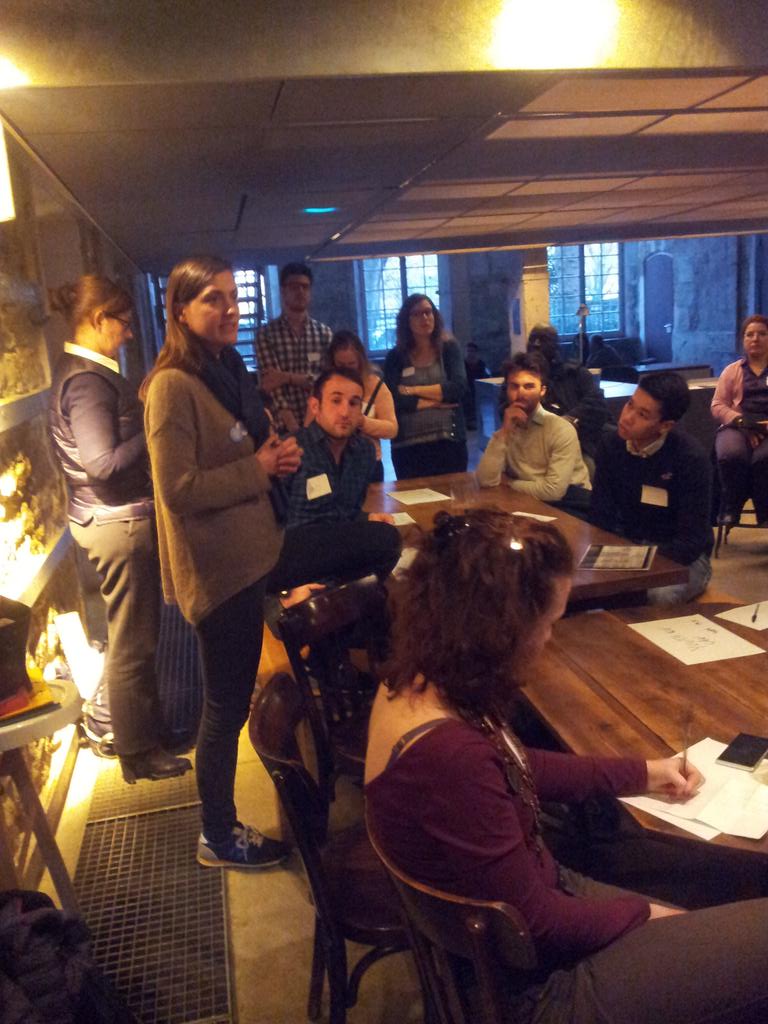 On découvre et vote les 50 solutions pour le climat de #mypositiveimpact avec <a href="/fondationhulot/">Alberto Carney</a> à l'apéro <a href="/YouthWeCan/">YouthWeCan!</a>