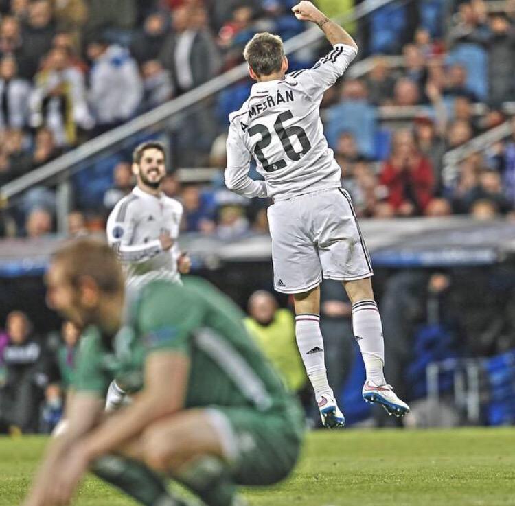 AlvaroMedran's tweet photo. Hoy me fracturé el peroné en el entrenamiento,pero hay que ser fuerte y mirar hacia delante.Empieza la cuenta atrás! http://t.co/2Xv6NvxtuP