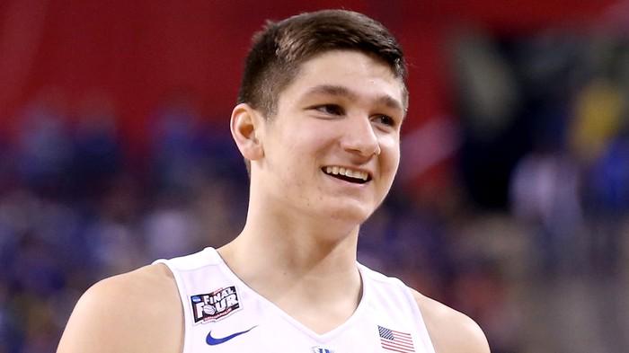 OnionSports's tweet image. Mike Krzyzewski Admits He’d Like To Smack Grayson Allen’s Precious Fucking Baby Face onion.com/1CuQPae