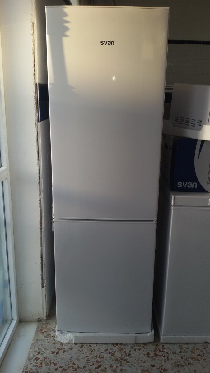 DASEFISLA's tweet photo. Frigorifico Combi NO FROST 367,80€ 
-Dimensiones: 185x59,5x63,25 cm
-Volumen total: 297L
-Consumo: 312KWh http://t.co/xXI9JaHXnp