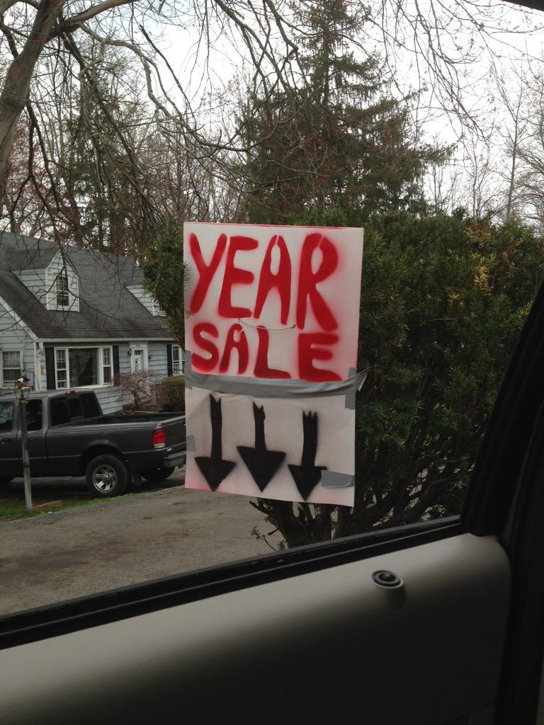 kbooboo88's tweet photo. I was thinking of buying 2016, but 2015 is on sale for 25% off #Decisions #SeenWhileDriving #Fail http://t.co/1bGeLemwmm