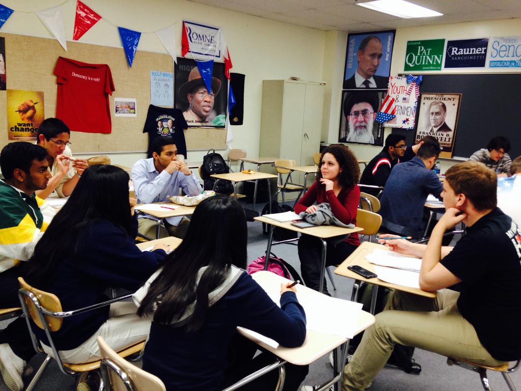 ChrisWolak1's tweet image. @madmitchhh Discusses @WriterWong 's Red China Blues with #CompGov scholars during our 8th per. Book Club. @WVHSComm