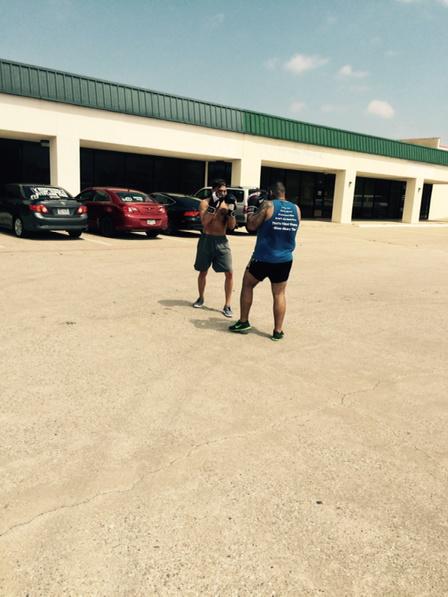 KaleSims's tweet photo. A little #simsmuaythai @BTT_Plano for lunch! @FmMedrano #muaythai #13 #kickboxing #fighting #fightlife #fightfamily http://t.co/bJAHY9GnWY