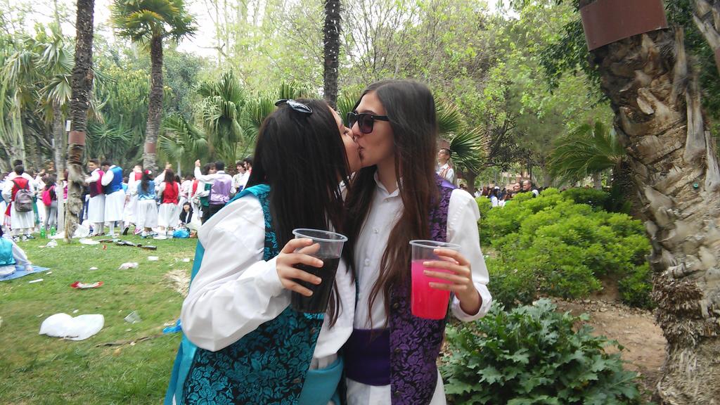 GloriaM_93's tweet photo. Bando 2015 @lidiacocaserna teee amo muchisimo preciosa gracias por este dia❤ 31.1.2013 http://t.co/SuuWFqCzSW