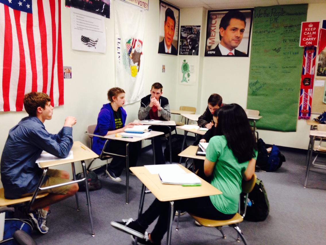 ChrisWolak1's tweet image. Kylie leads 8th per. Book Club chat with #politicalwarriors on Putin's Russia. #compgov RIP Anna Politkovskaya