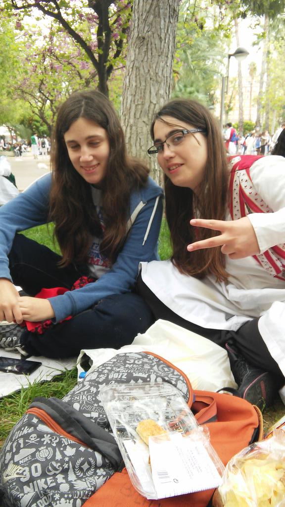 GloriaM_93's tweet photo. Bando 2015 @lidiacocaserna @MaiteCazorla @albavivancos96 @follame_guarra @andreiitacoca04 os quieroooo! http://t.co/kOzah504Oa