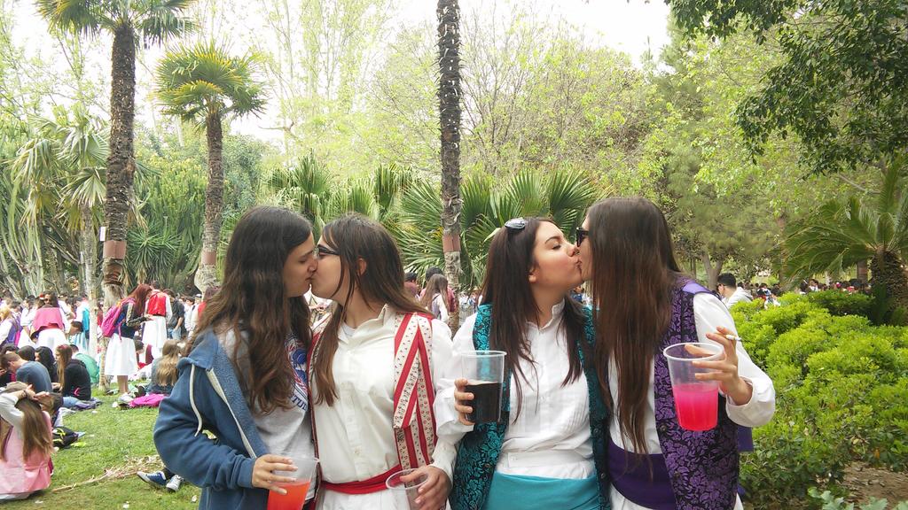 GloriaM_93's tweet photo. Bando 2015 @lidiacocaserna @MaiteCazorla @albavivancos96 @follame_guarra @andreiitacoca04 os quieroooo! http://t.co/ORtBaVjQOC