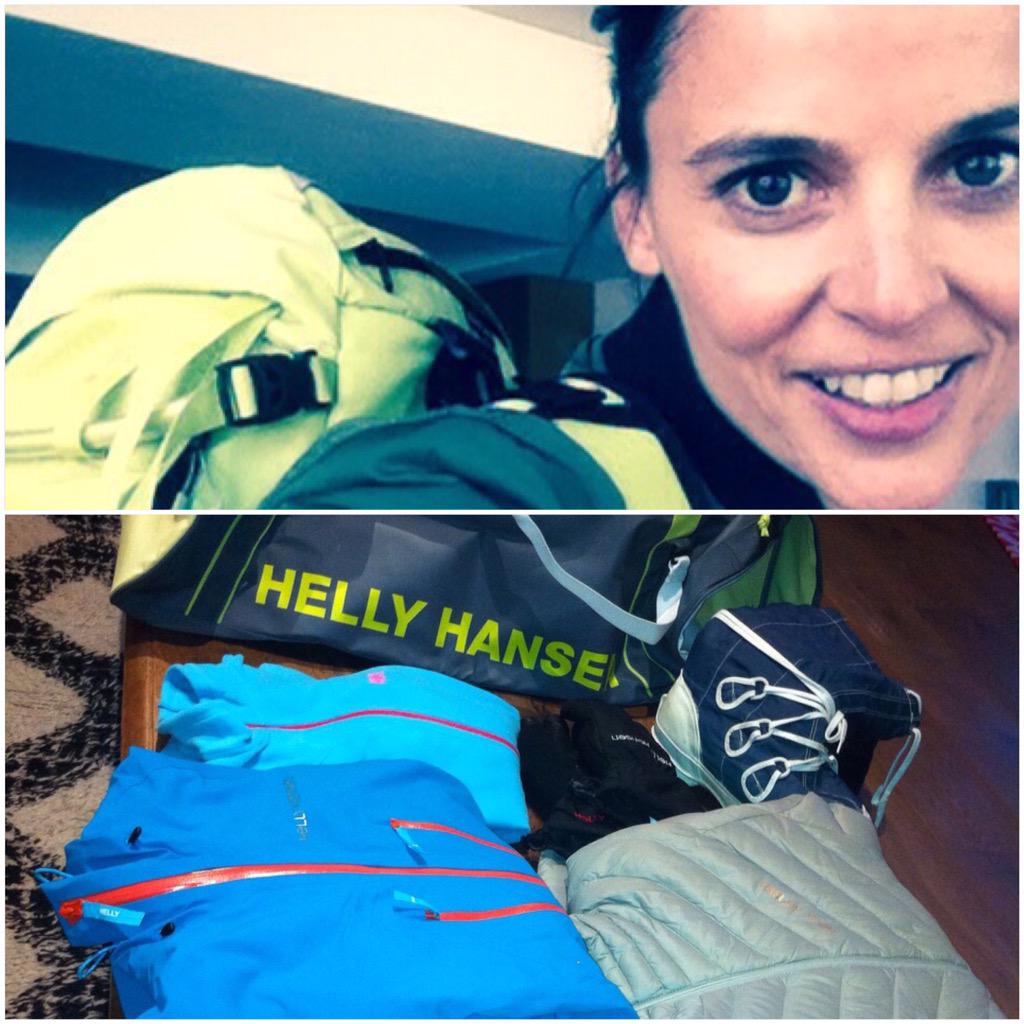 Elena Anaya: "preparando la mochila para #SalvaelArtico gracias a <a href="/HellyHansen/">Helly Hansen</a> por su abrigo polar"
