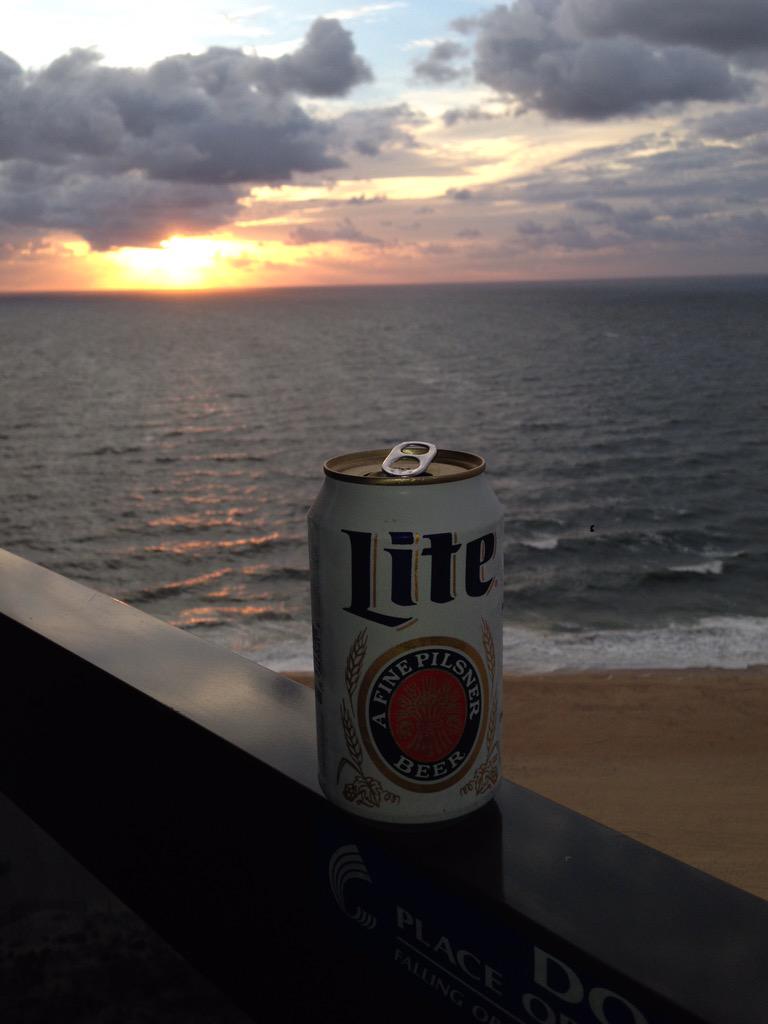 johnblake5987's tweet image. It's #NationalBeerDay #HaveAColdOne