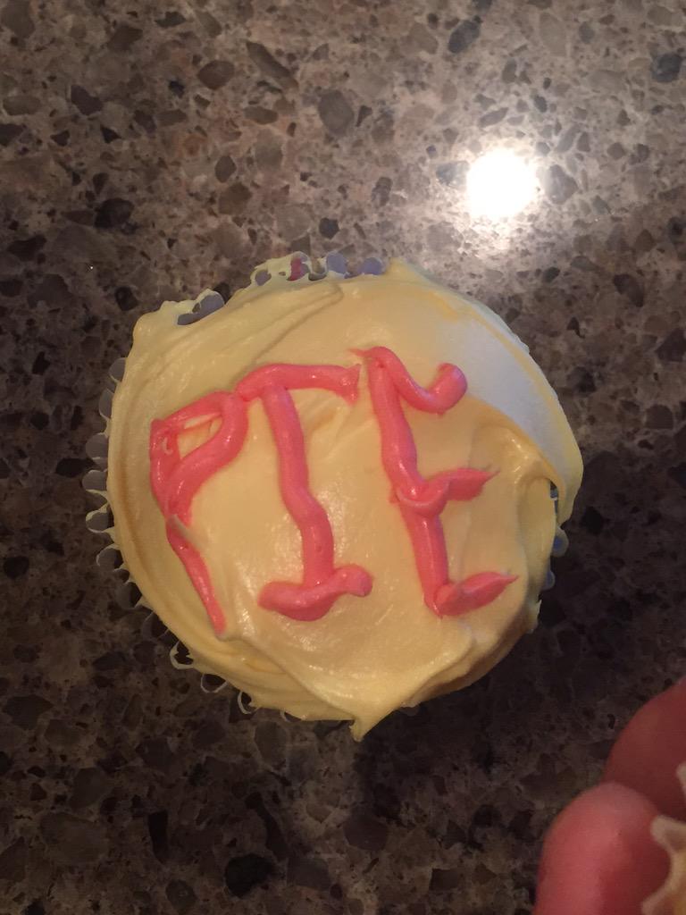 28Han_Hahn's tweet photo. Frat boy problems. *PIKE http://t.co/STBJ34r5HT