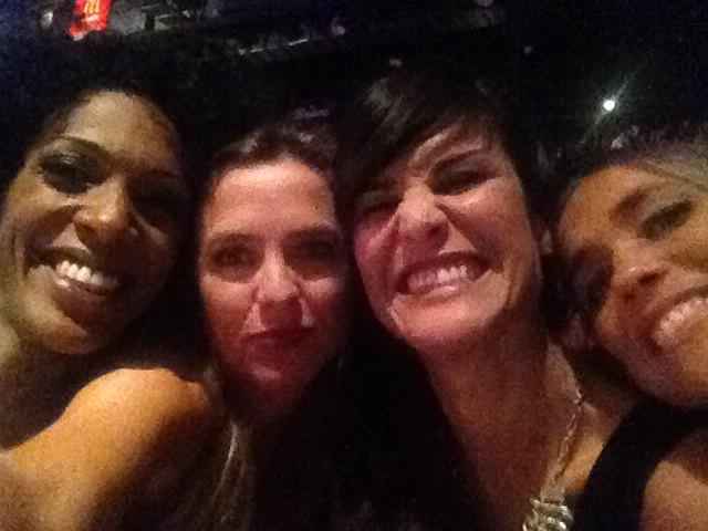 felicityenlaweb's tweet photo. #JugateConmigo #Telefe25Años @anaxochi http://t.co/EWtpaQLlTb
