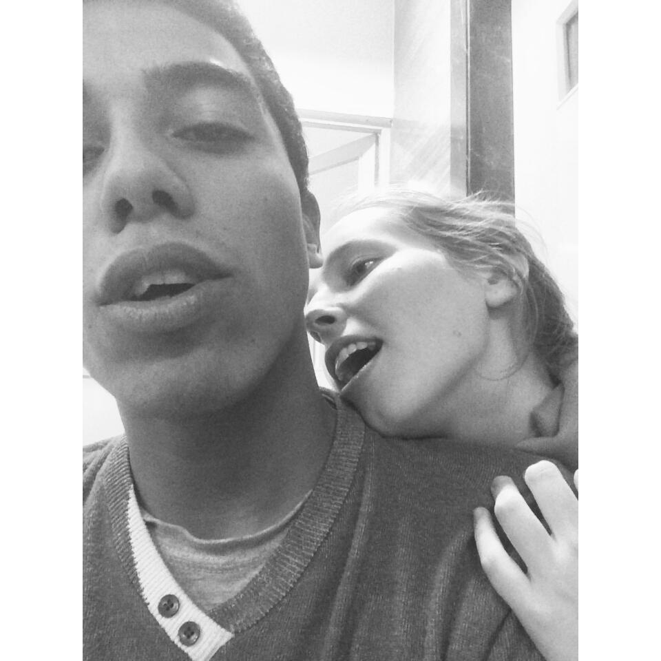 lalessi_'s tweet photo. La selfie obsena. http://t.co/S4PCejCJ3S