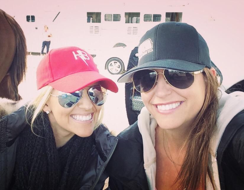 Fun day at the cold, dusty &amp; very windy #horkdog #CoCo #TaeTae <a href="/CMotes1/">Courtney Motes</a>