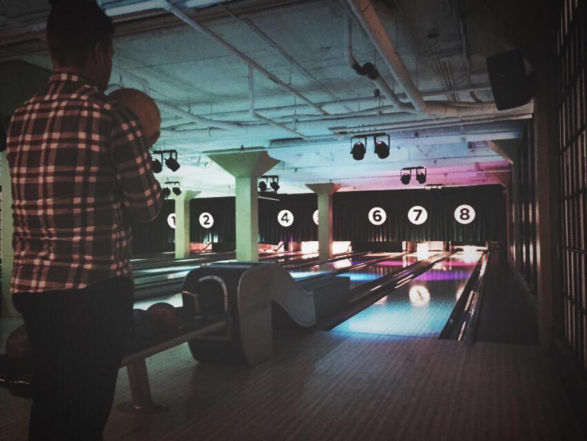 WeAreBrewsters's tweet photo. Who knew the Brewsters team was made up of bowling prodigies? Having a BLAST @ntnlbowl #PinsAndPints http://t.co/BC9Kz5oB2M