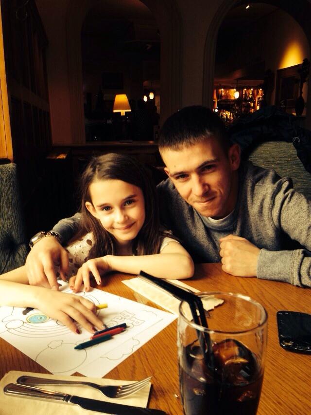 josephpalmer8's tweet photo. Me nd my niece http://t.co/Rb75SewBG9